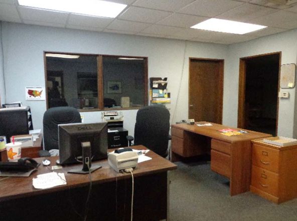 Office/Warehouse/Production Building Near I-74: 1050 W Bloomington Rd, Champaign, IL 61821
